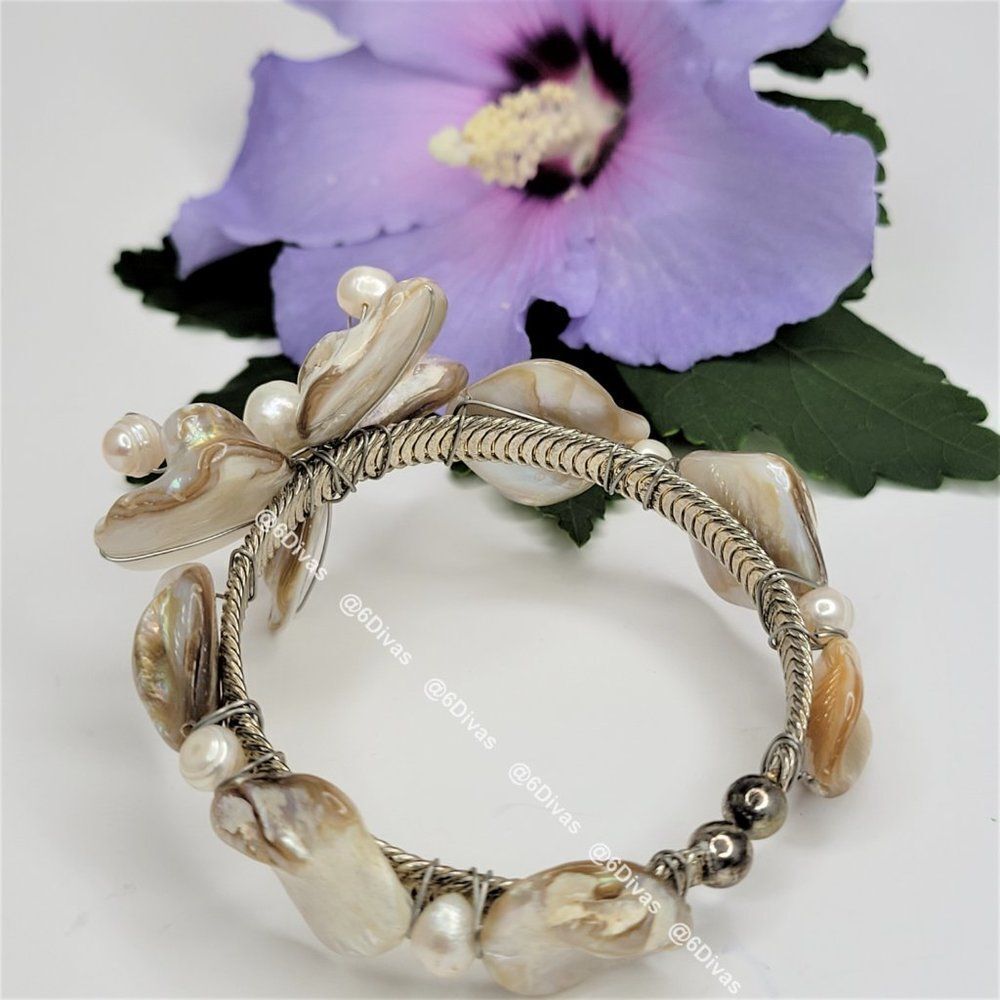 𝅺CREAM and Beige Sea Shell and Pearls Adjustable Cuff  Bracelet - Picture 2 of 10